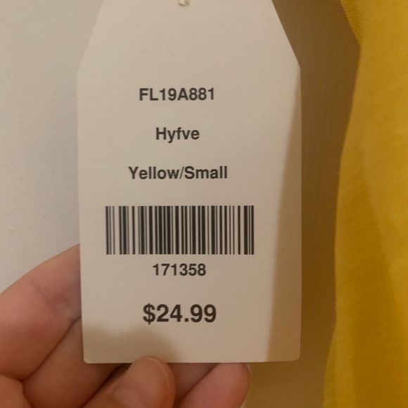 Front button blouse - Picture 6 of 6